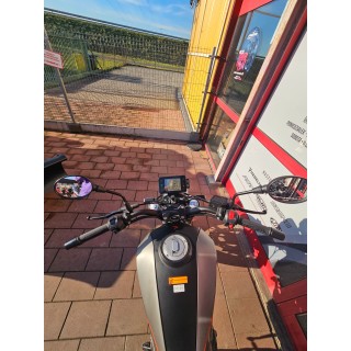 Benelli Leoncino 125